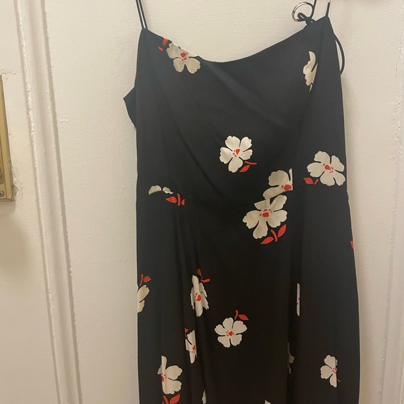 Reformation Sarah Dress in Chica - Picture 3 of 4